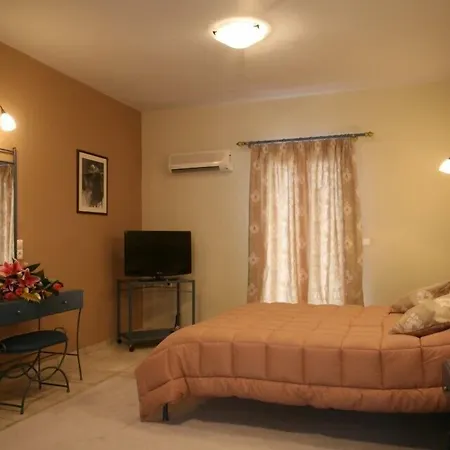 Aparthotel Demestihas 3*