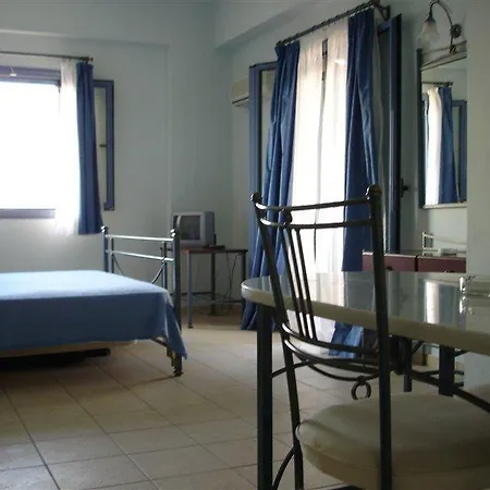 Demestihas Aparthotel Mavrovoúnion