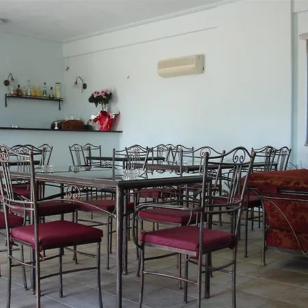 Demestihas Aparthotel 3*