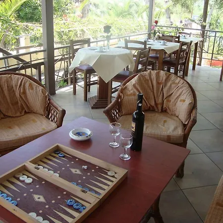 Aparthotel Demestihas