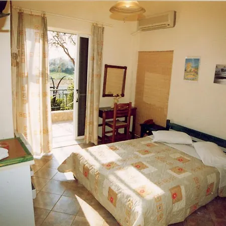 Demestihas Aparthotel 3*