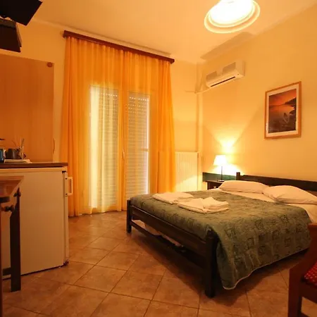 Demestihas Aparthotel Mavrovoúnion